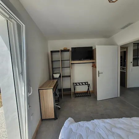 Maison De Plain-pied 3 Classee 4 Etoiles Dans Impasse Au Calme *