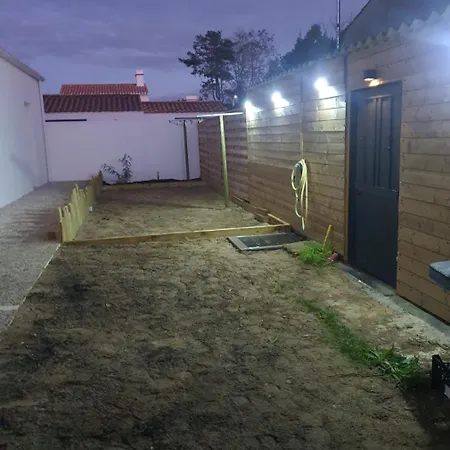 Maison De Plain-pied 3 Classee 4 Etoiles Dans Impasse Au Calme * La Guérinière