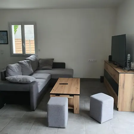 Maison De Plain-pied 3 Classee 4 Etoiles Dans Impasse Au Calme * La Guérinière