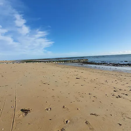 Maison De Plain-pied 3 Classee 4 Etoiles Dans Impasse Au Calme * La Guérinière