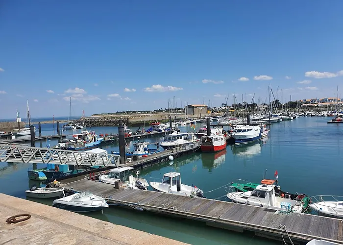 Maison De Plain-pied 3 Classee 4 Etoiles Dans Impasse Au Calme La Guérinière