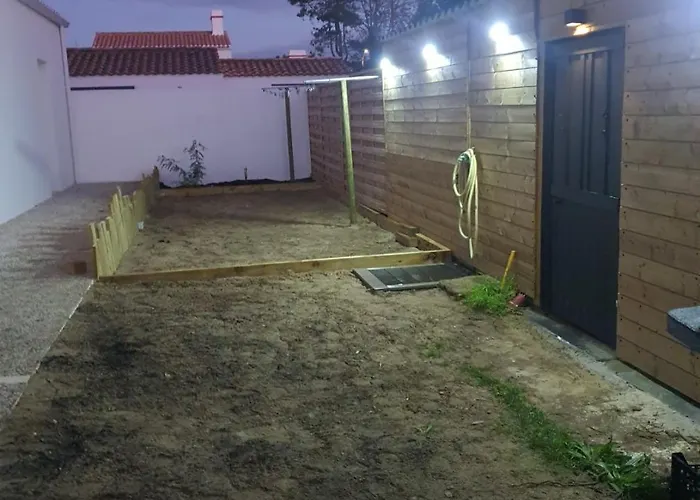 Maison De Plain-pied 3 Classee 4 Etoiles Dans Impasse Au Calme * La Guérinière