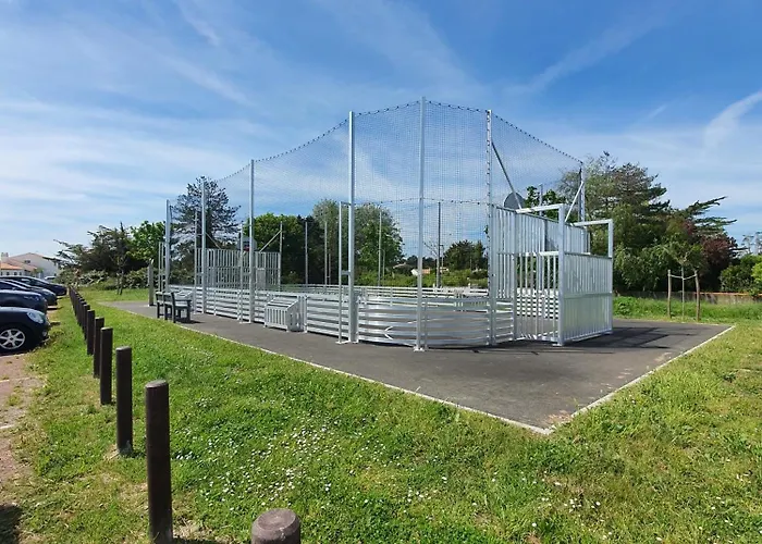 Maison De Plain-pied 3 Classee 4 Etoiles Dans Impasse Au Calme * La Guérinière