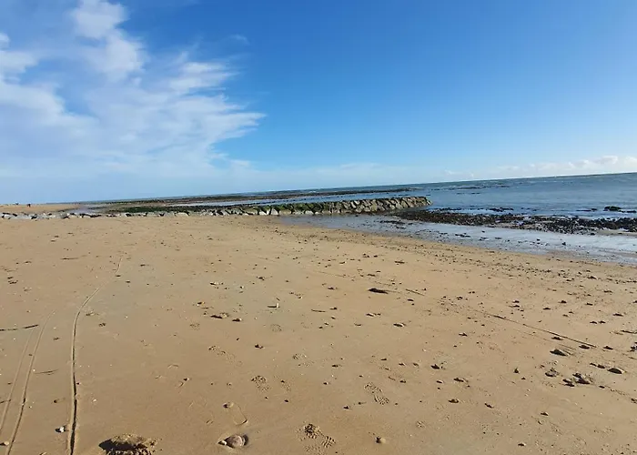 Maison De Plain-pied 3 Classee 4 Etoiles Dans Impasse Au Calme * La Guérinière